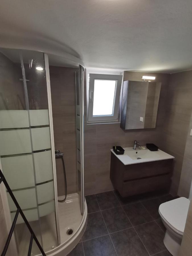 Penthouse Spacious W Super Wifi & Terrace, 2 Min From Metro Atenas Exterior foto